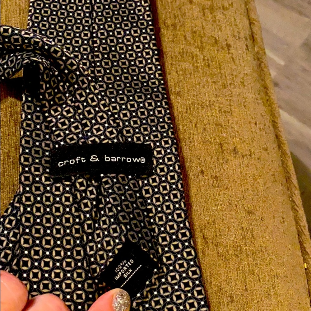 Croft & Barrows 100% silk necktie
